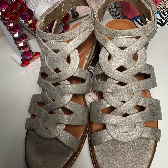 Bare Traps Strappy Block Heel Sandals NWT - Picture 10 of 12